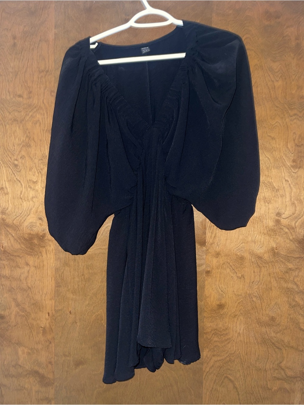 Elegant Black Women’s Puff-Sleeve Romper